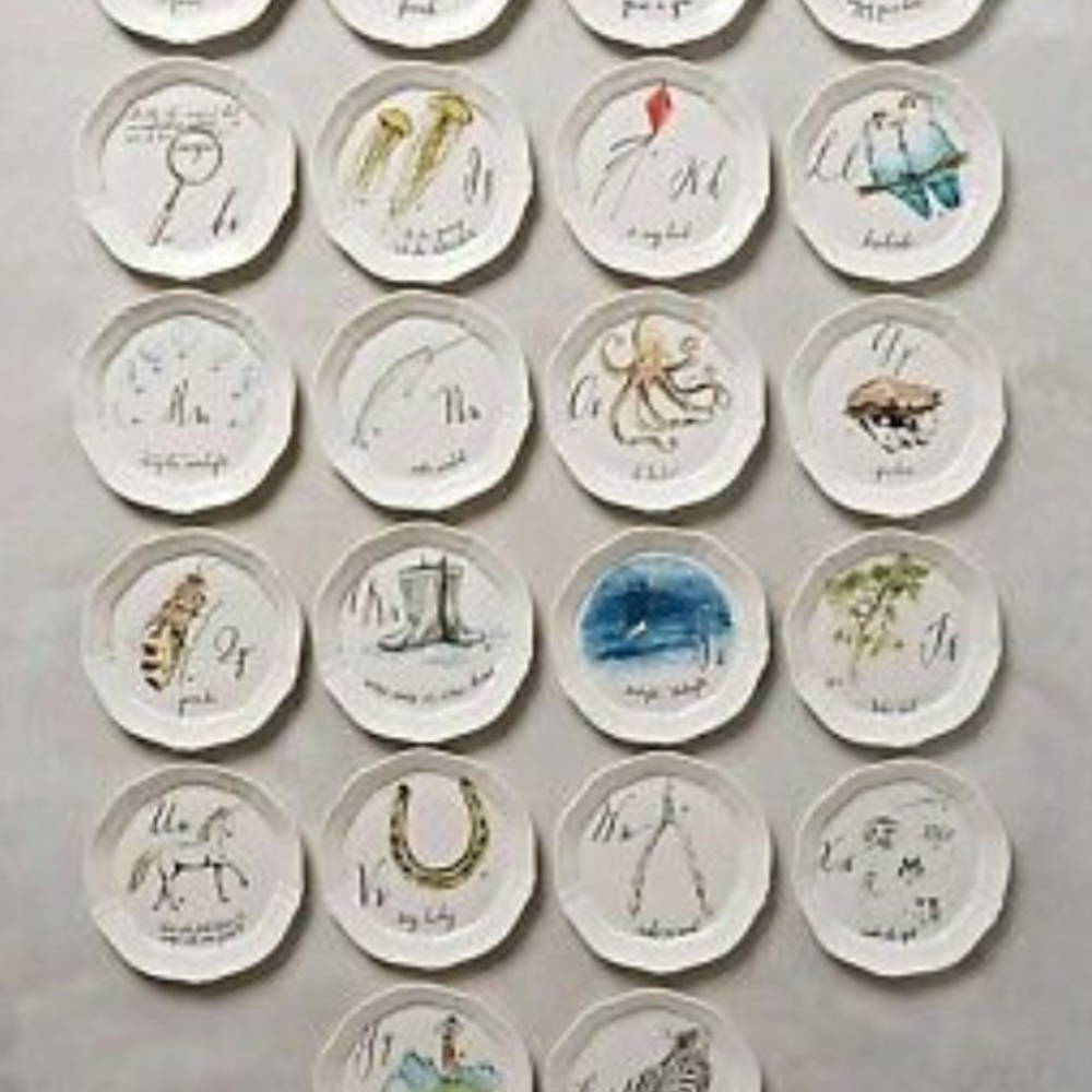 Set of six Linea Carta plates by Diva Pyari